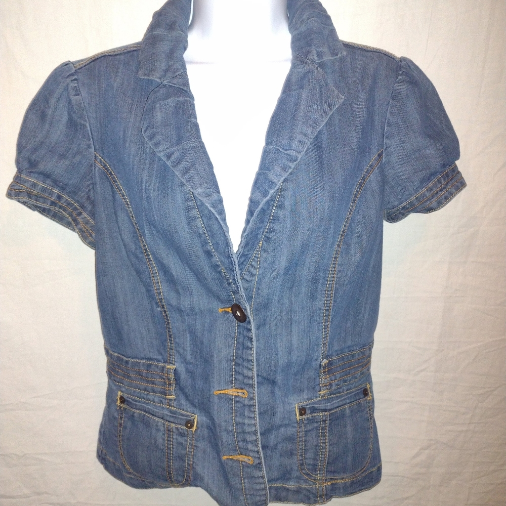 BACCINI Size Small.   DEMIN Jean Jacket